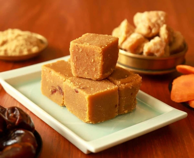 100 பூஸ்ட் மைசூர்பா