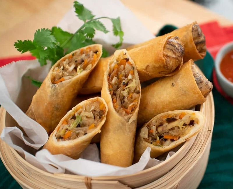 வெஜ் நூடுல்ஸ் ஸ்பிரிங் ரோல்