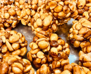 155 பீனட் பால்ஸ்