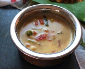 மதிய விருந்து மெனு (17) உருளை பால் குருமா